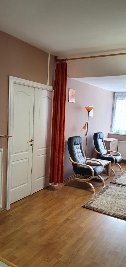 Venusz Apartman Cserkeszőlő المظهر الخارجي الصورة
