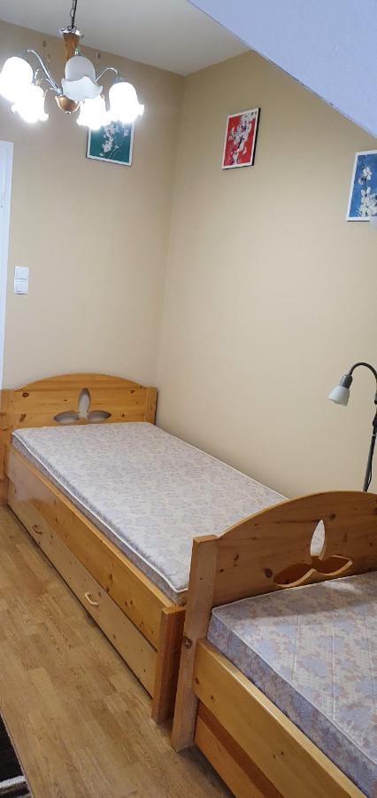 Venusz Apartman Cserkeszőlő المظهر الخارجي الصورة