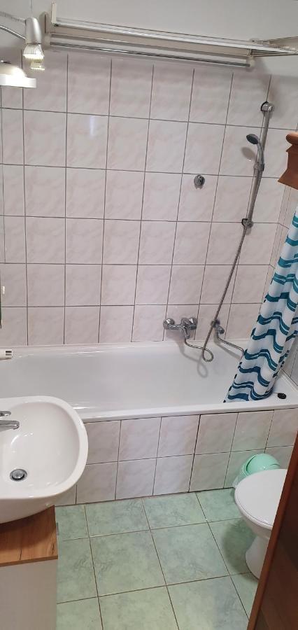 Venusz Apartman Cserkeszőlő المظهر الخارجي الصورة